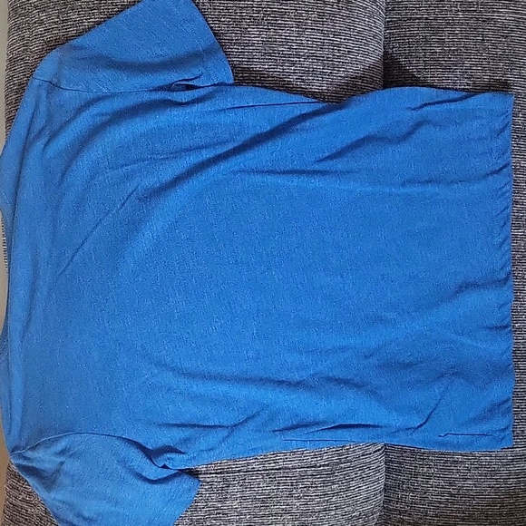 Two Old Navy boys shirts - Picture 7 of 7